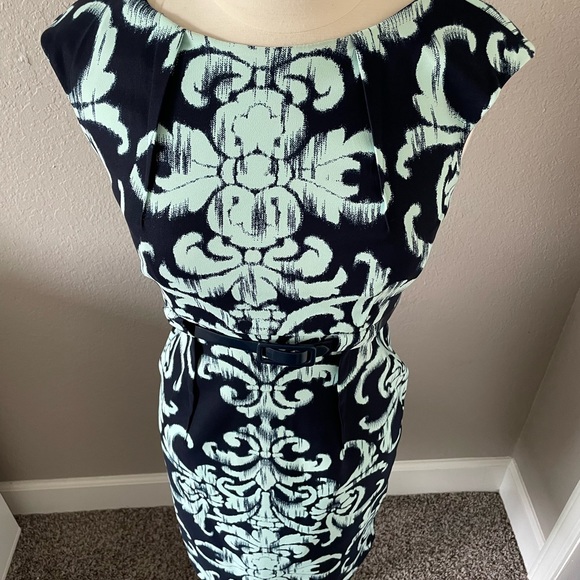 Navy & Seafoam Green Fitted Dress - Picture 4 of 6